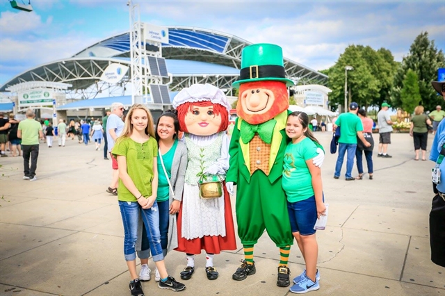 Milwaukee Irish Fest Mascots Paddy and Molly